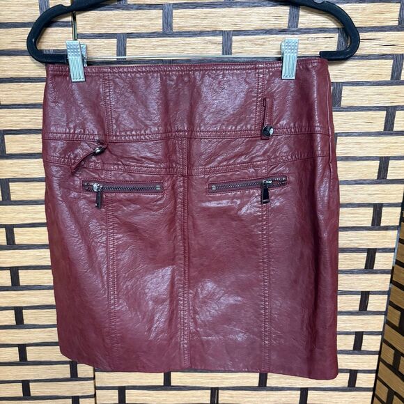 Romeo & Juliet‎ Red Faux Leather Skirt Size Small - Picture 2 of 8